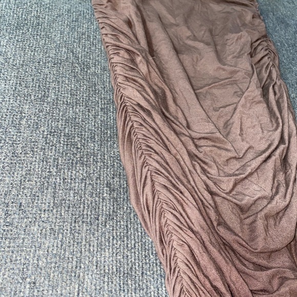 Two piece crop top and scrunched style skirt set - Picture 6 of 6